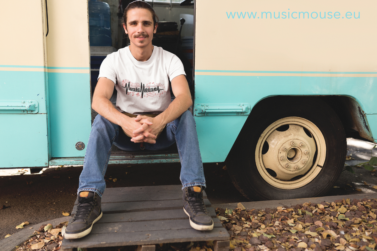 Modelo en furgo MuMo