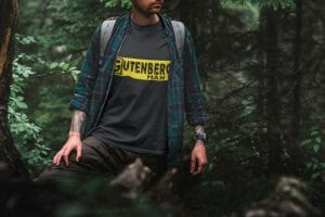 Muestra camiseta negra gutenberg